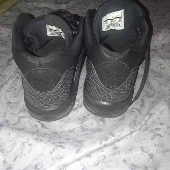 Sneakers - Picture 3 of 3